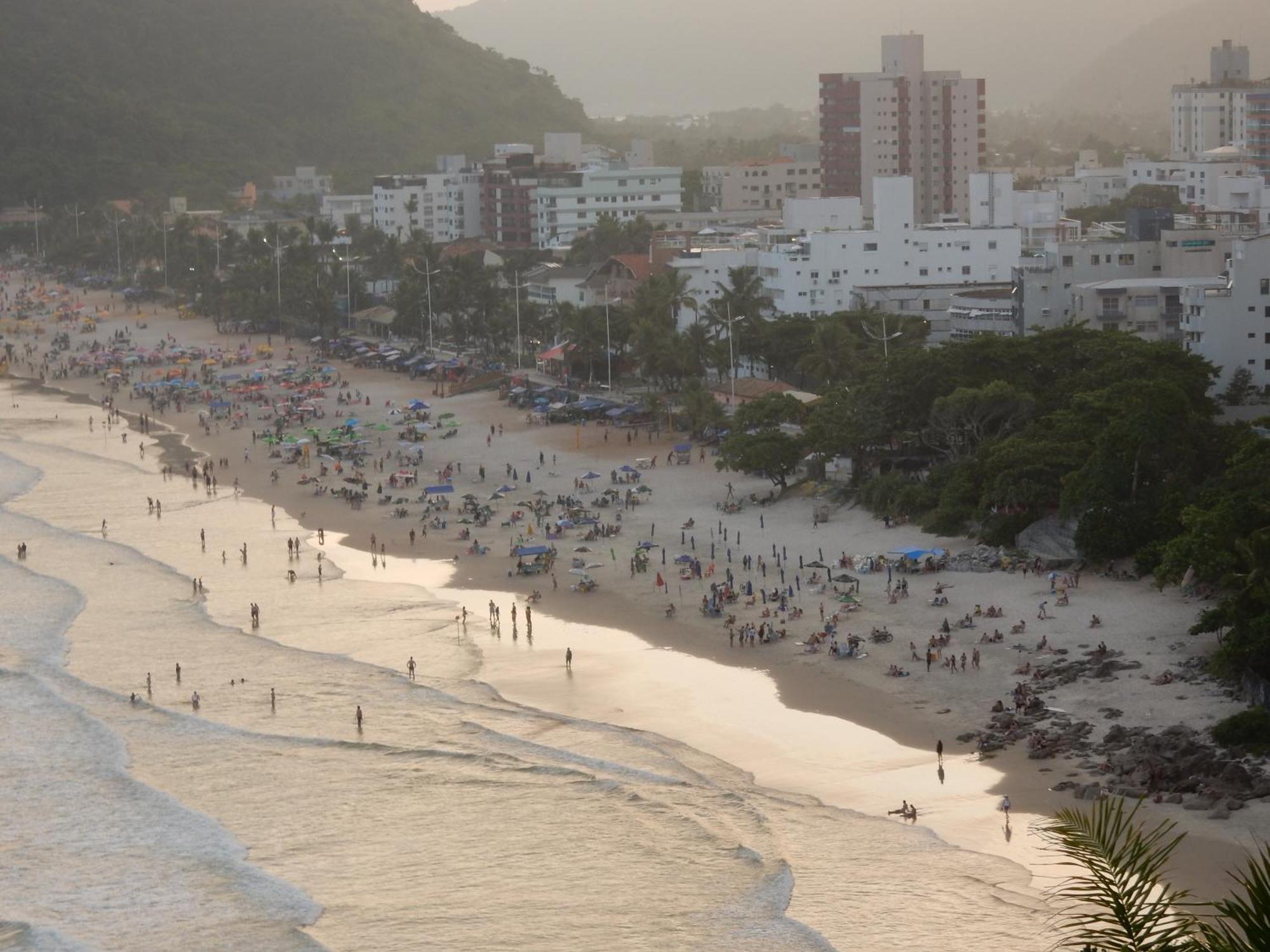 Casa Sete Enseada Ar Cond Suite E Estacionamento Gratis E Uma Otima Localizacao Na Enseada Guarujá Eksteriør billede